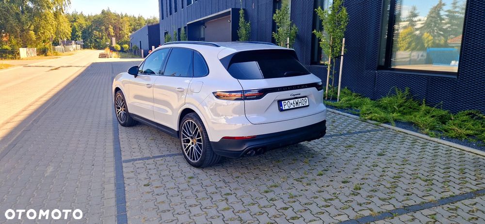 Porsche Cayenne - 2