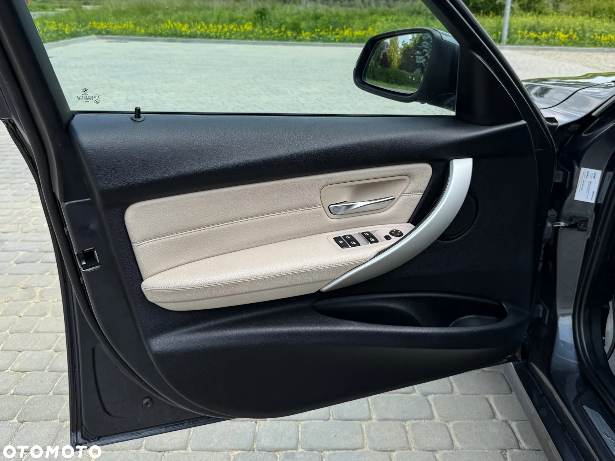 BMW Seria 3 320i - 13