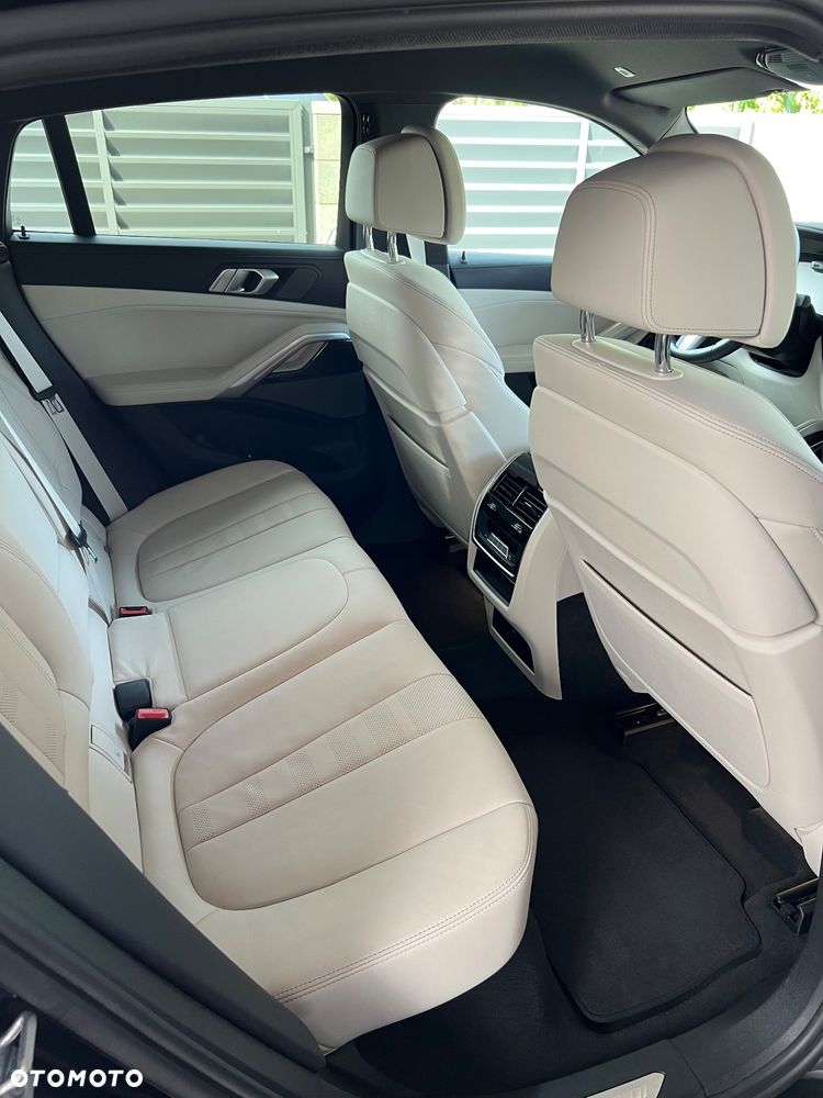 BMW X6 xDrive30d - 13