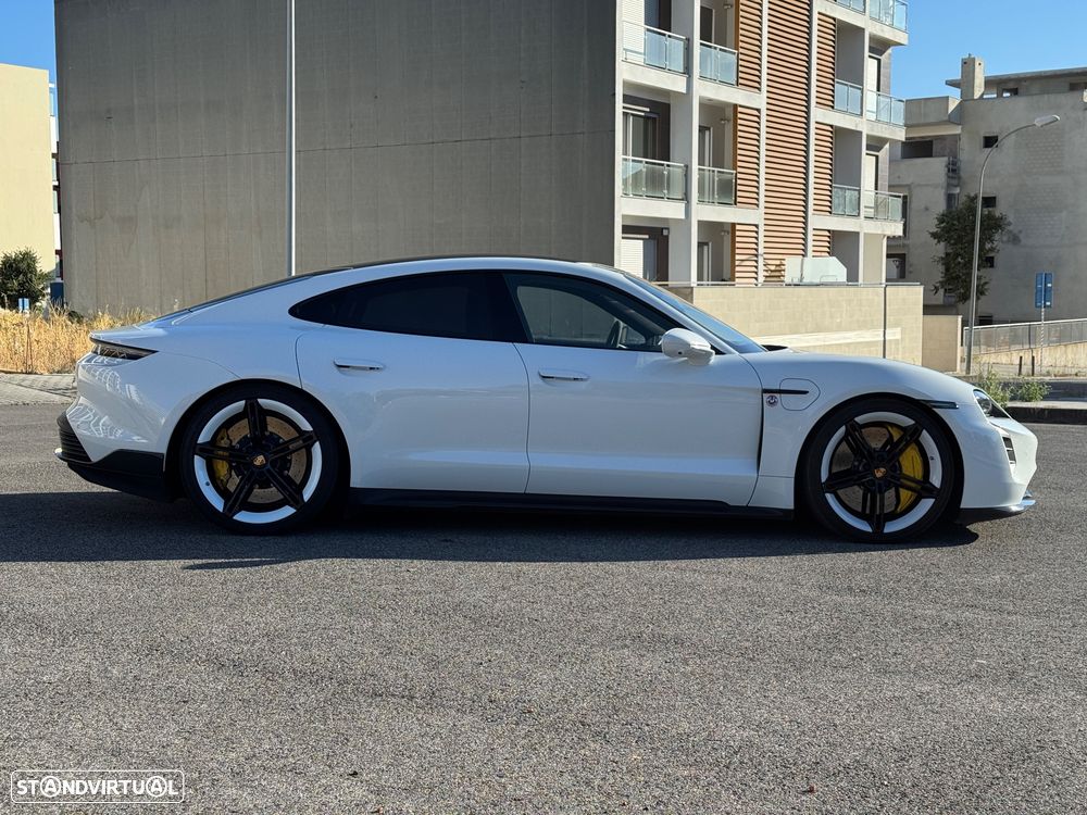 Porsche Taycan Turbo S - 4