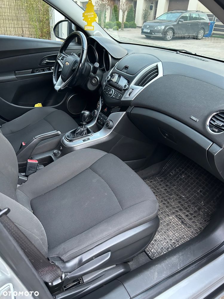 Chevrolet Cruze 1.6 LT - 4