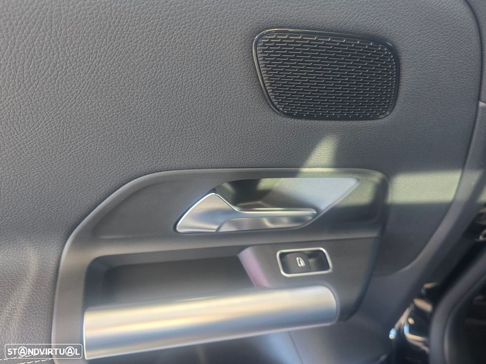 Mercedes-Benz EQA 300 4Matic Progressive - 12