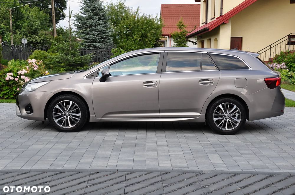 Toyota Avensis Touring Sports 1.8 Edition S+ - 15