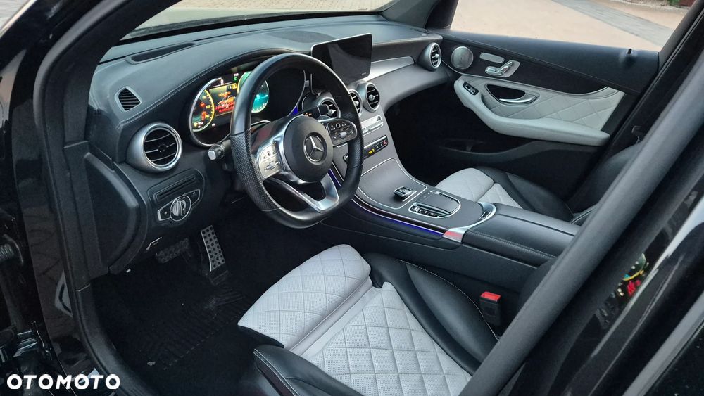Mercedes-Benz GLC 300 d 4Matic 9G-TRONIC AMG Line - 21