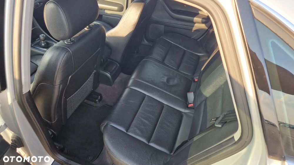 Audi A4 Limousine - 5