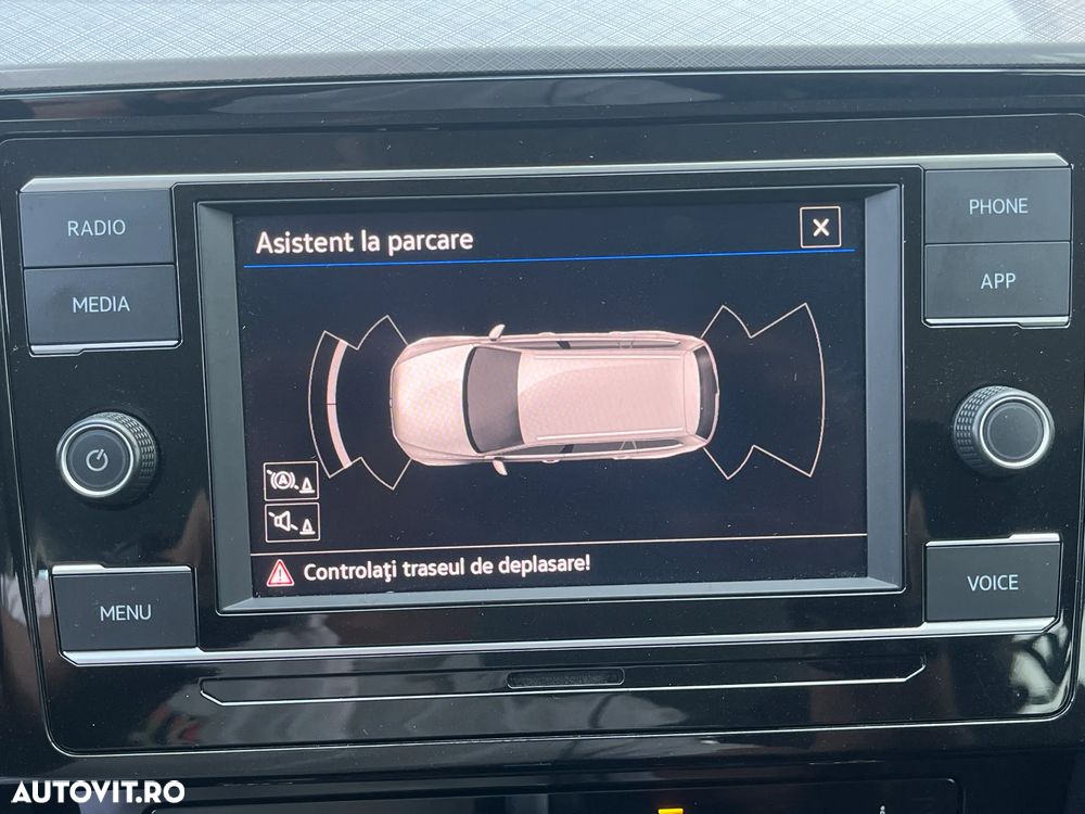 Volkswagen Passat 2.0 TDI DSG Comfortline - 24