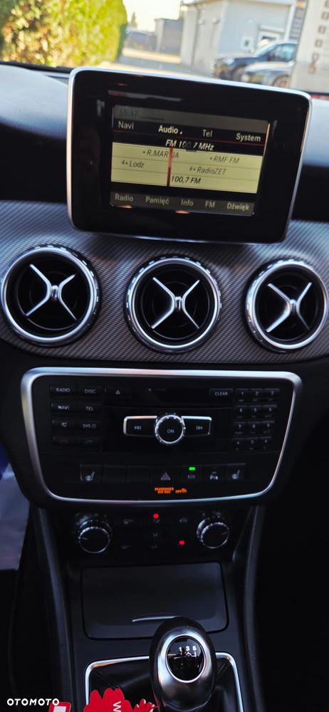 Mercedes-Benz GLA - 25