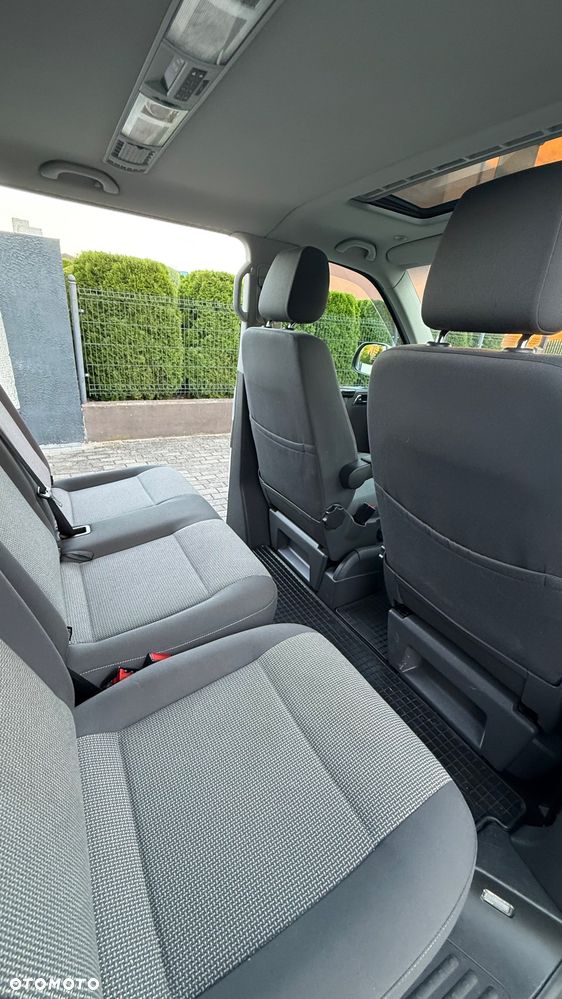 Volkswagen Multivan - 21
