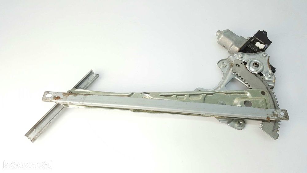 ELEVADOR TRASEIRO DIREITO INFINITI M SEDÁN M30D S PREMIUM - 4