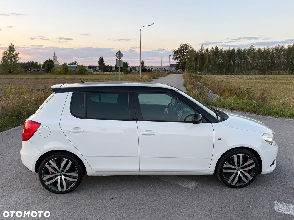Skoda Fabia 1.4 TSI DSG RS - 7