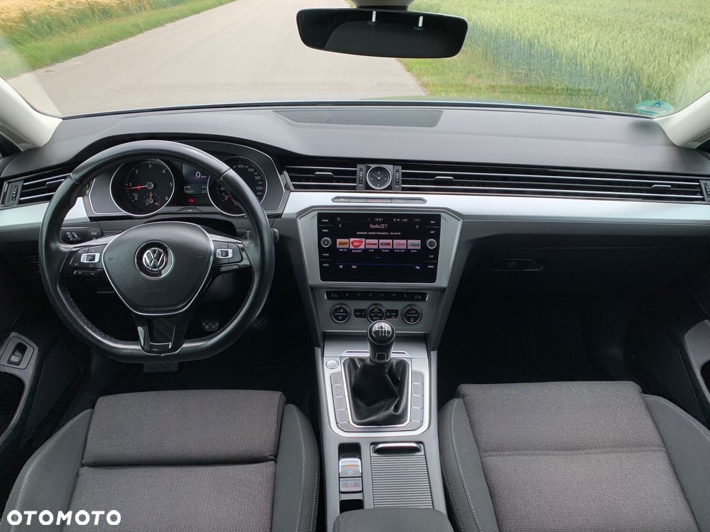 Volkswagen Passat 2.0 TDI (BlueMotion Technology) Comfortline - 12