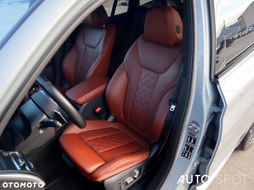BMW X3 xM40i mHEV - 16