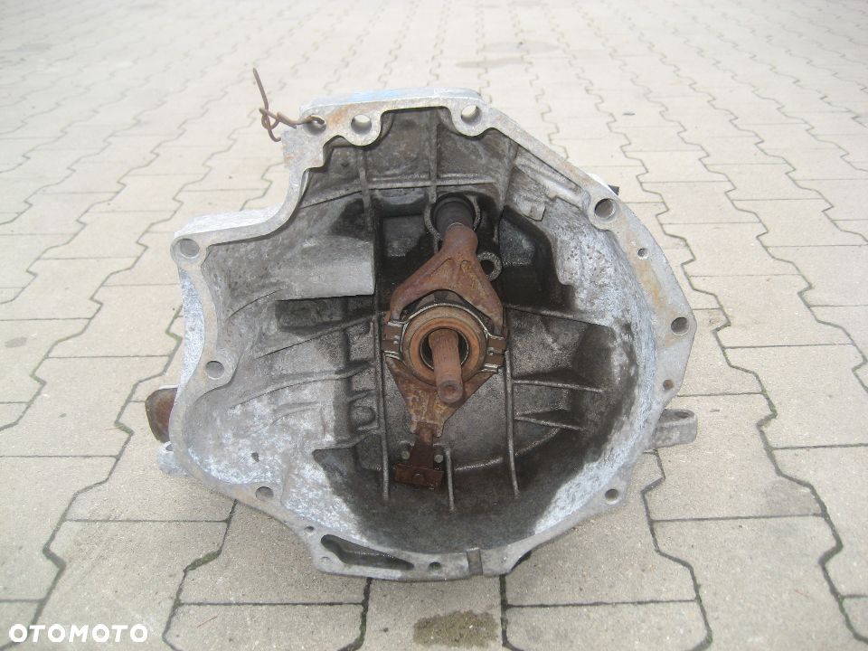 audi 100 c3 benzyna skrzynia biegów 4 biegowa symbol XR - 2