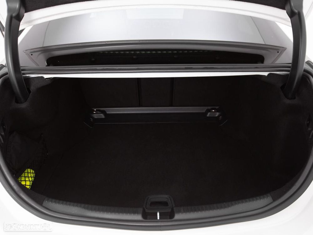 Mercedes-Benz C 300 d AMG Line - 12