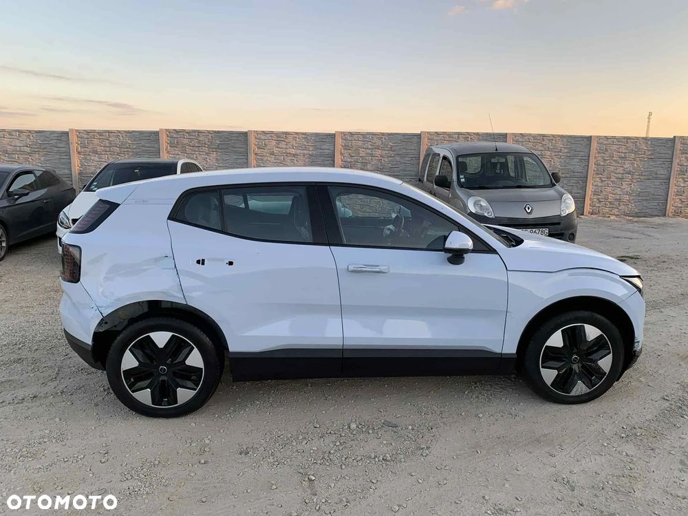 Volvo EX30 Single Motor RWD Plus - 34