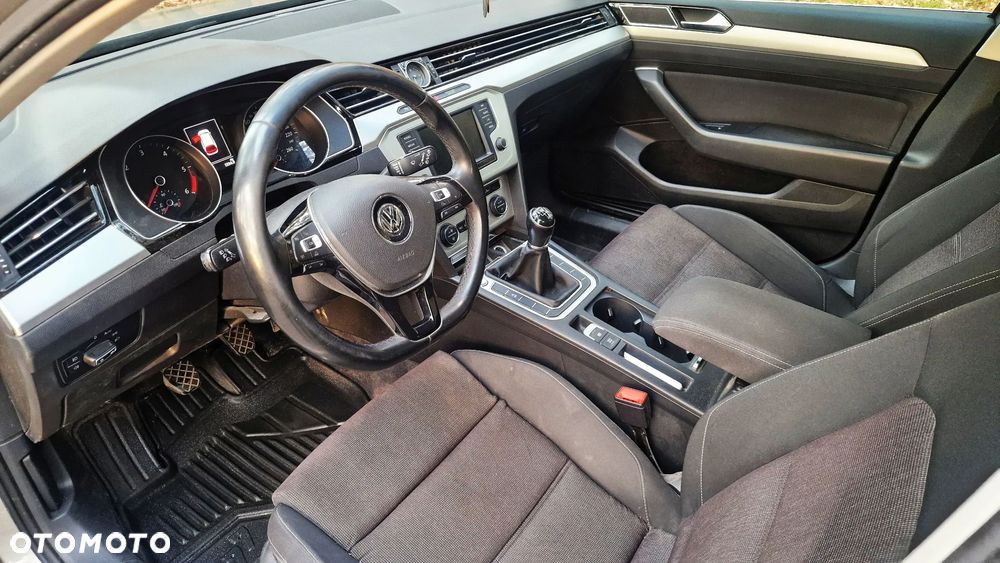Volkswagen Passat 2.0 TDI BMT Comfortline - 13