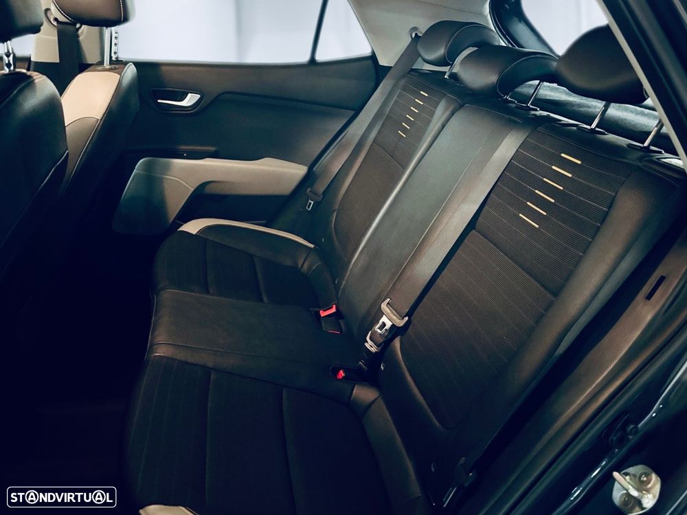 Kia Stonic 1.0 T-GDI Tech 7DCT - 6