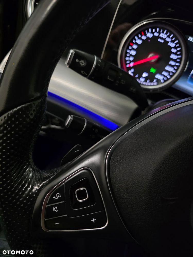 Mercedes-Benz Klasa E 220 d 9G-TRONIC AMG Line - 21