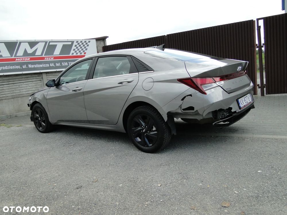 Hyundai Elantra 1.6 Smart - 14
