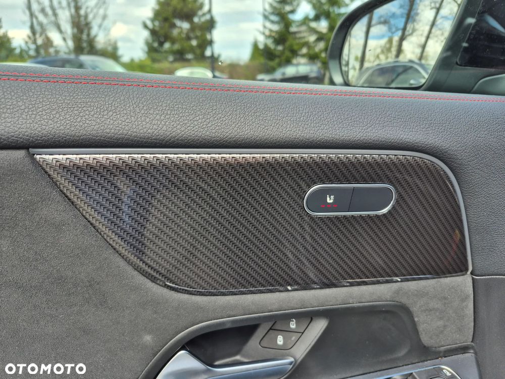 Mercedes-Benz GLA 200 AMG Line - 17
