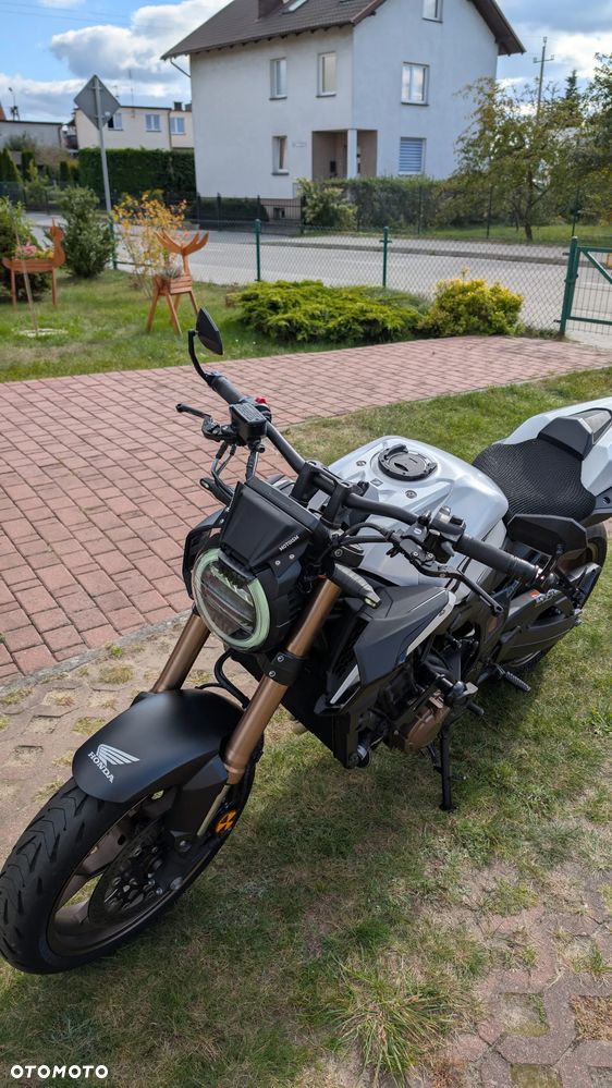 Honda CB - 12