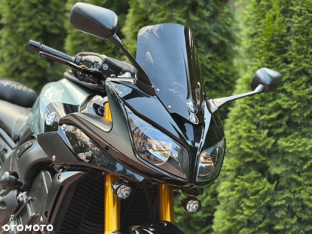 Yamaha FZ - 11