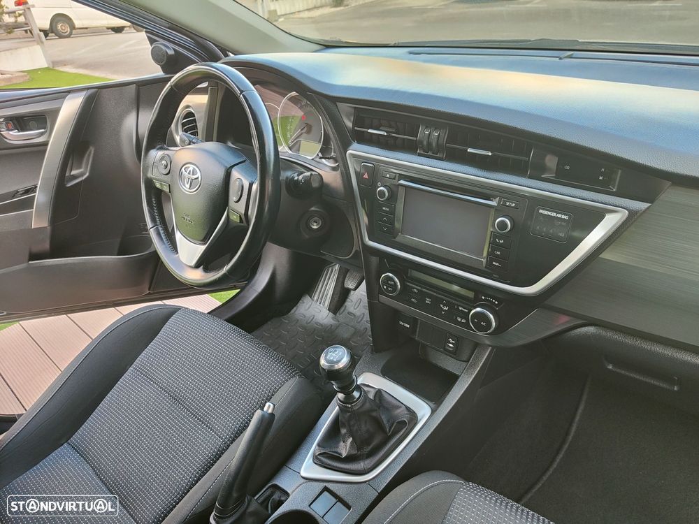 Toyota Auris 1.4 D-4D Com.+P.Sport+Navi - 26