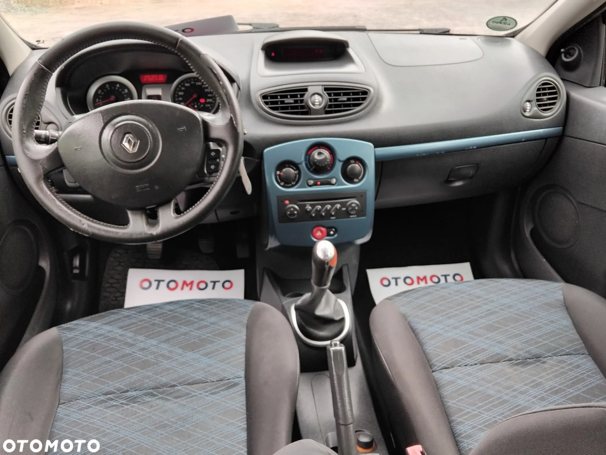 Renault Clio 1.2 16V 75 Expression - 25