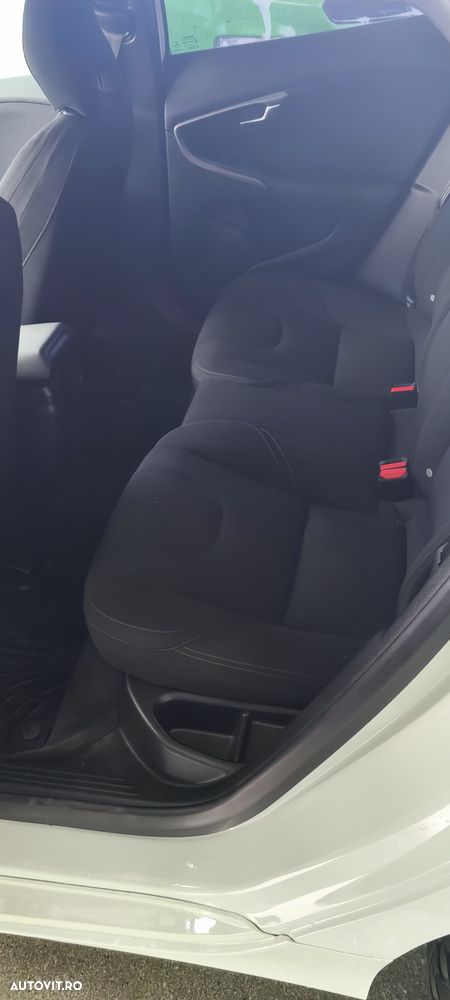 Volvo V40 D2 Aut. Momentum - 5