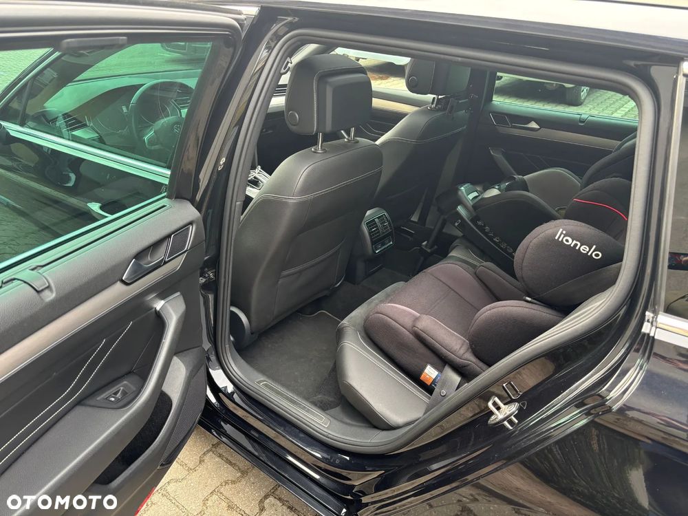 Volkswagen Passat 2.0 TDI SCR DSG Elegance - 18