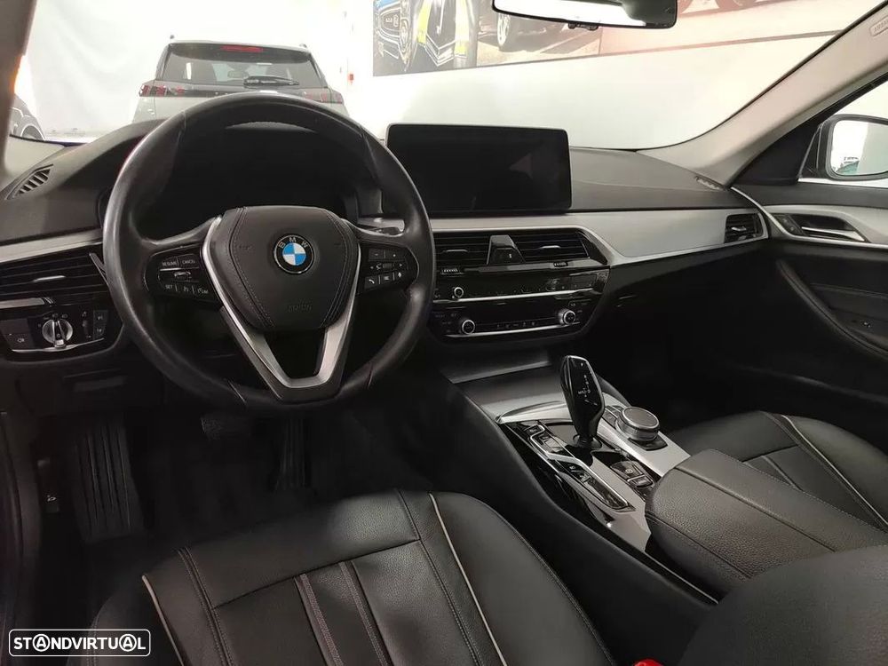 BMW 520 e Line Luxury - 45