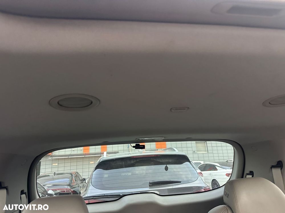 Kia Carnival - 10