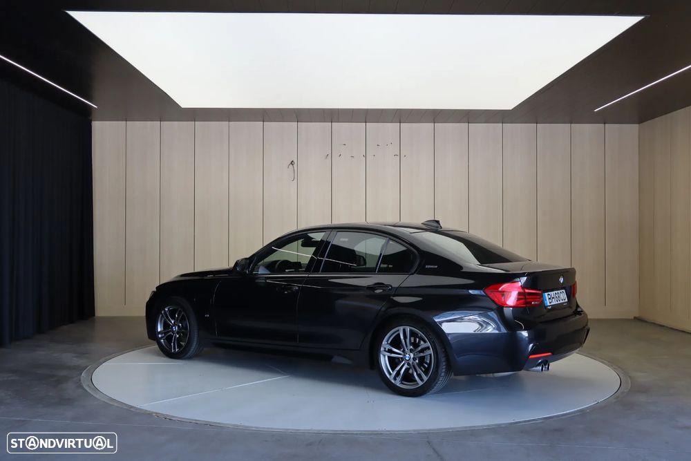 BMW 330 e iPerformance Pack M - 4