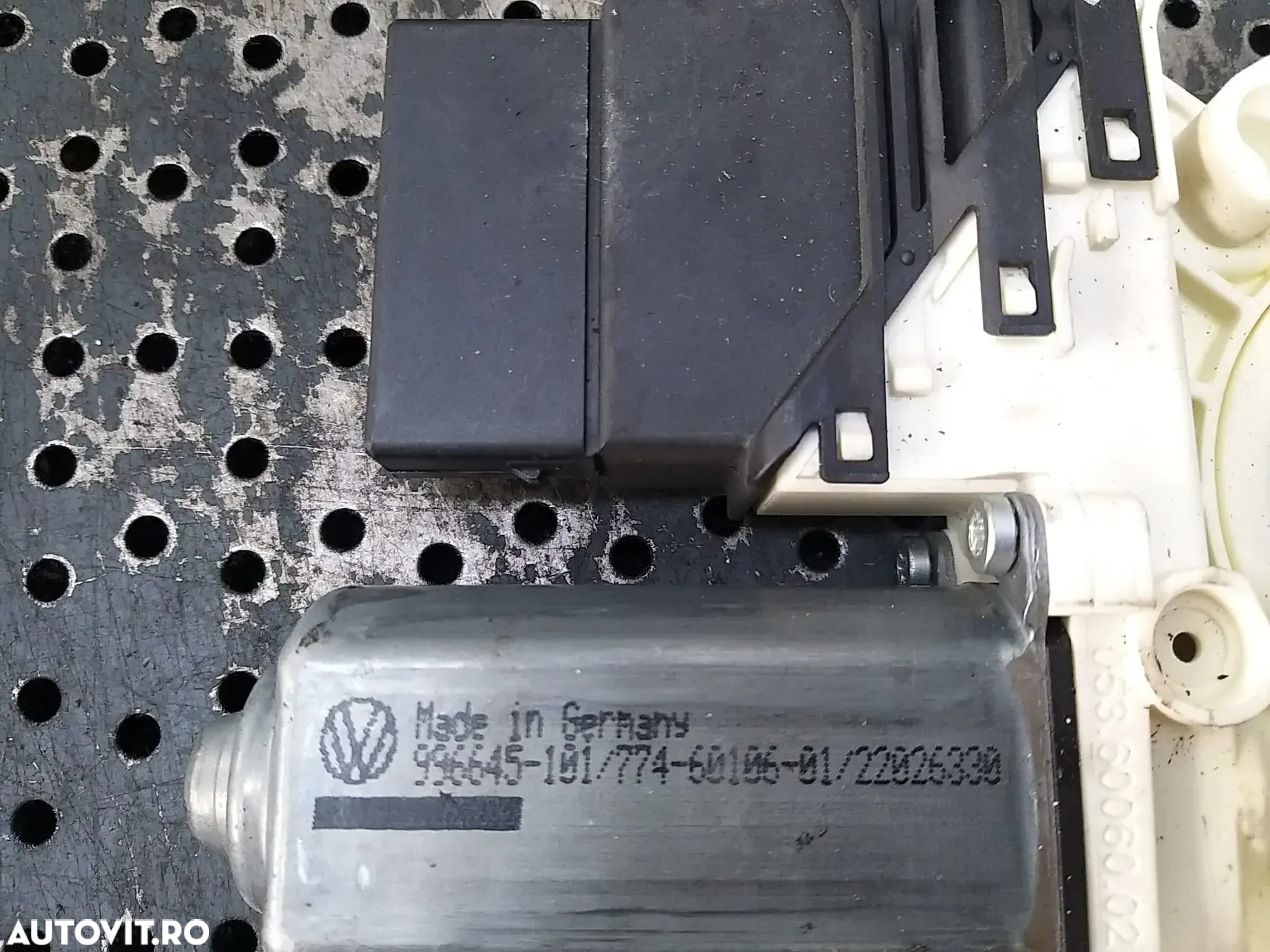 Motoras macara dreapta spate seat leon 1p 996645101 7746010601 - 2