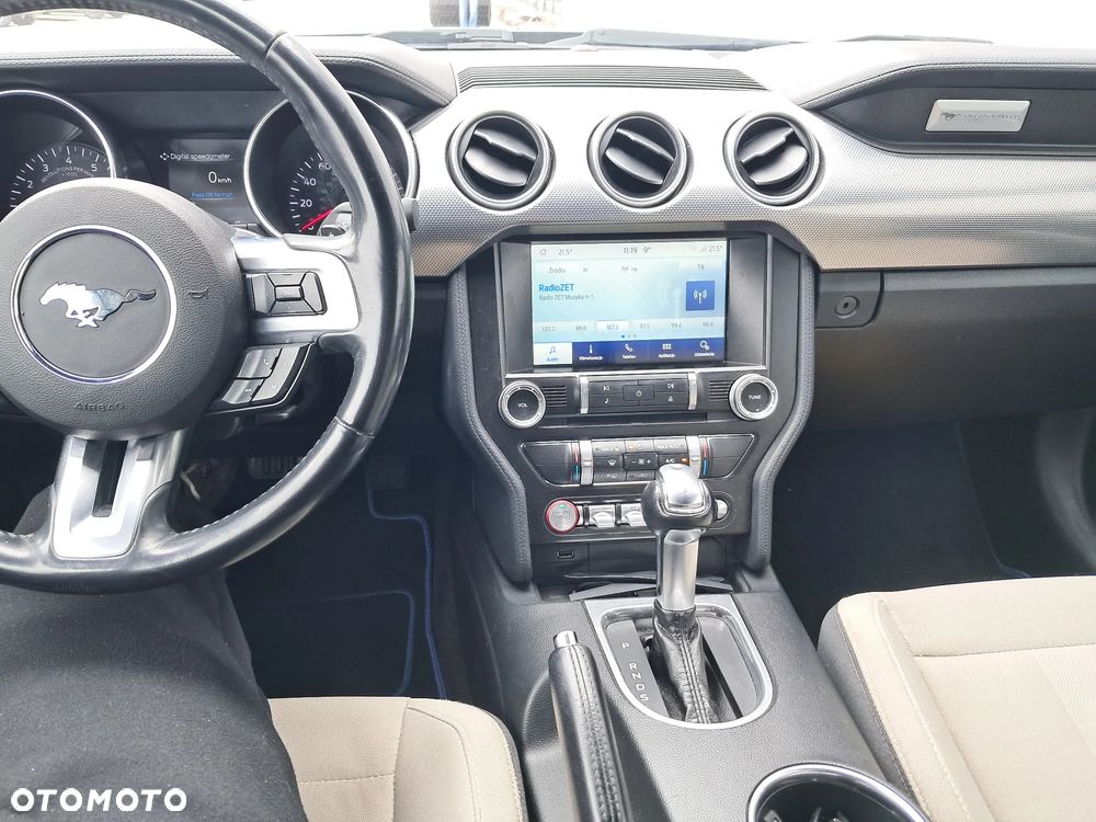 Ford Mustang - 24