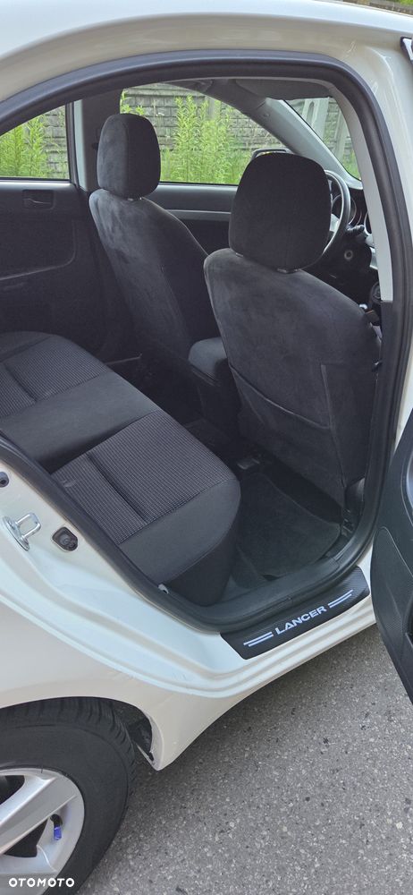 Mitsubishi Lancer 1.5 Inform - 11
