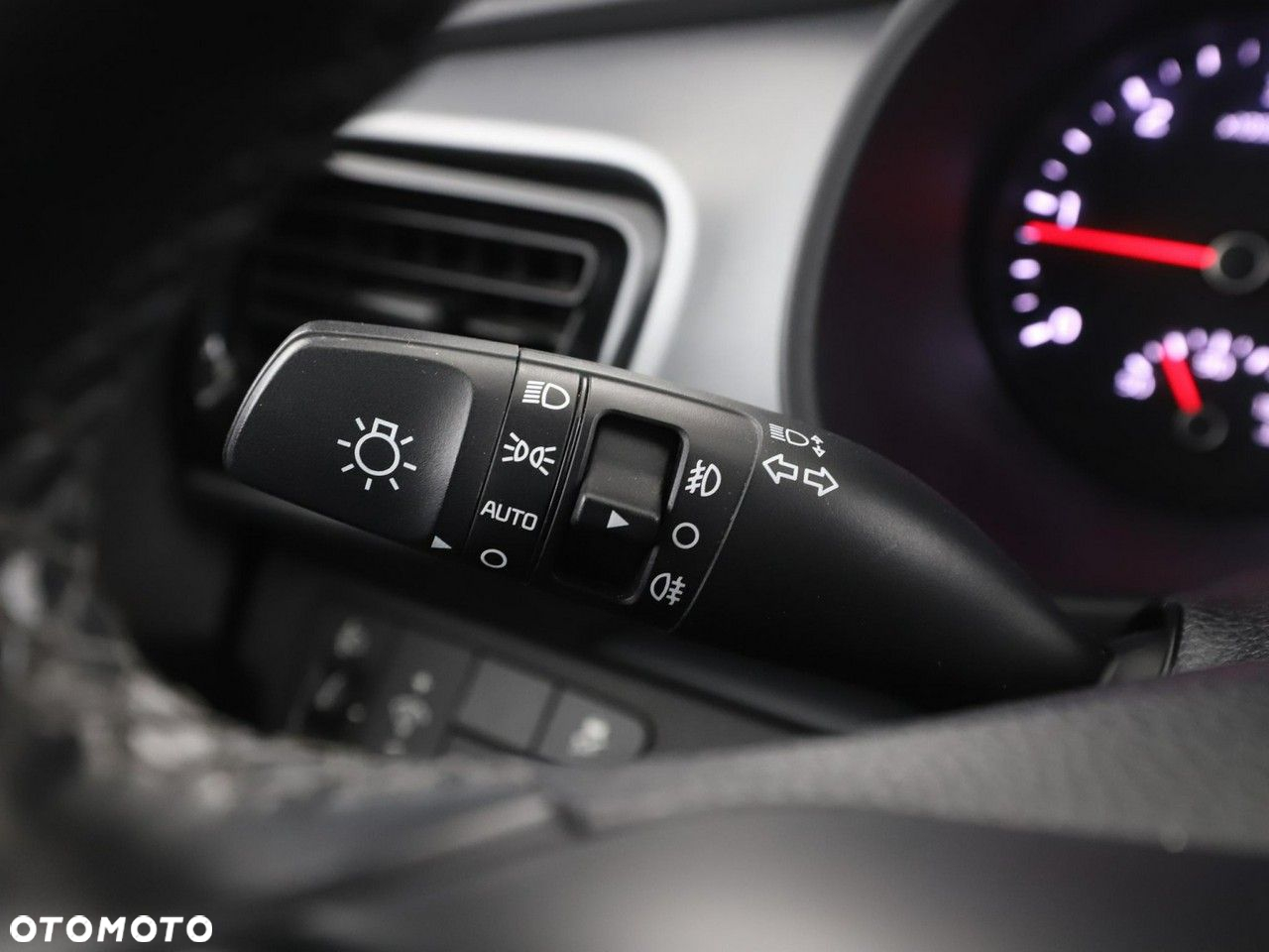 Kia Stonic 1.6 CRDi L - 28