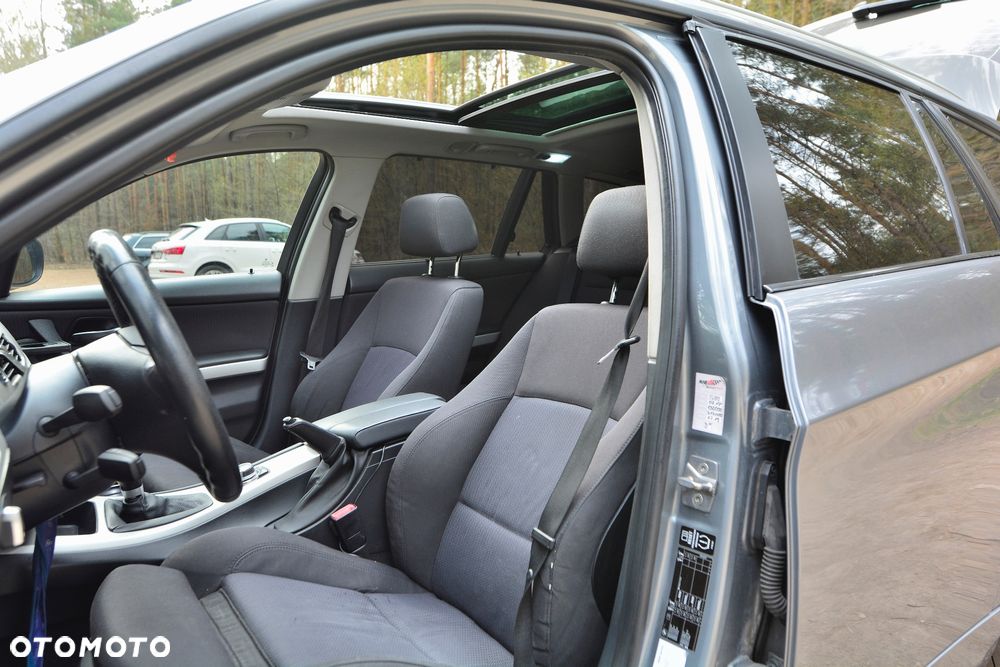 BMW Seria 3 320d - 25