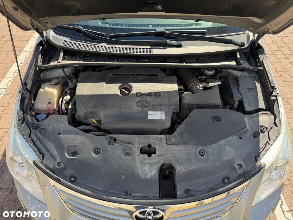 Toyota Avensis 2.0 D-4D Sol - 19