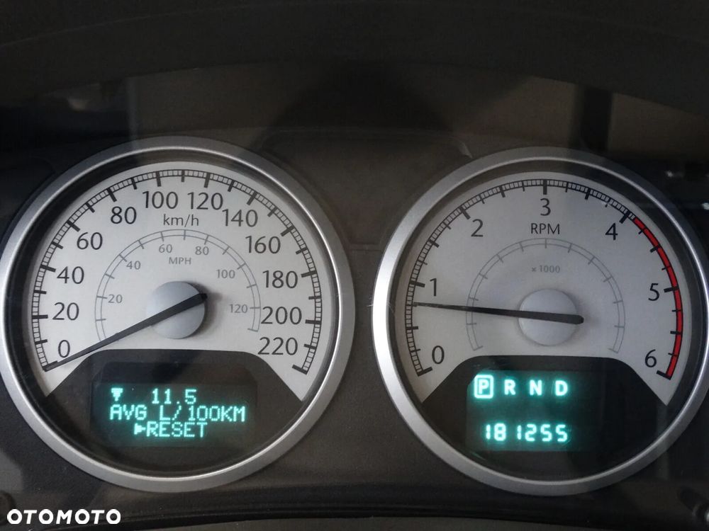 Chrysler Grand Voyager - 20