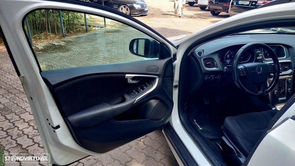 Volvo V40 Cross Country 2.0 D2 Summum - 6