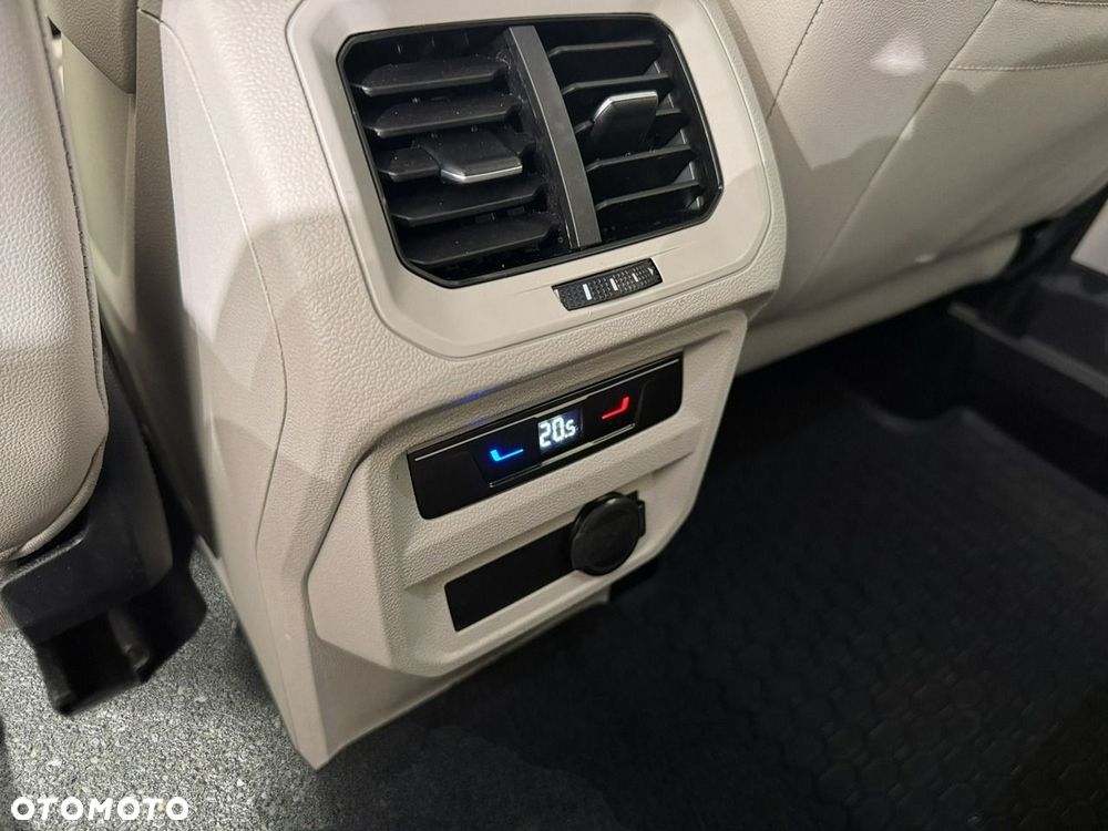 Volkswagen Tiguan Allspace - 17