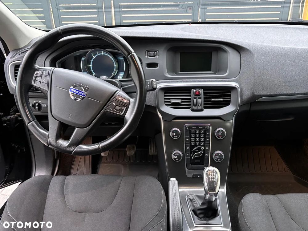 Volvo V40 D2 Momentum - 9