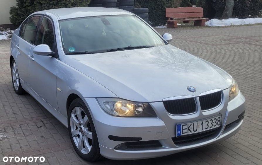 BMW Seria 3 318i - 1