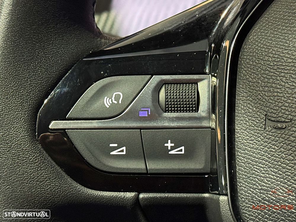 Peugeot 208 1.2 PureTech SE Style - 21