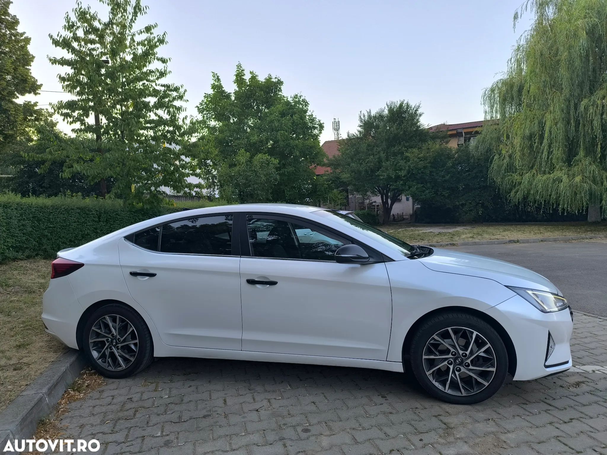 Hyundai Elantra 1.6 MPi Highway - 1