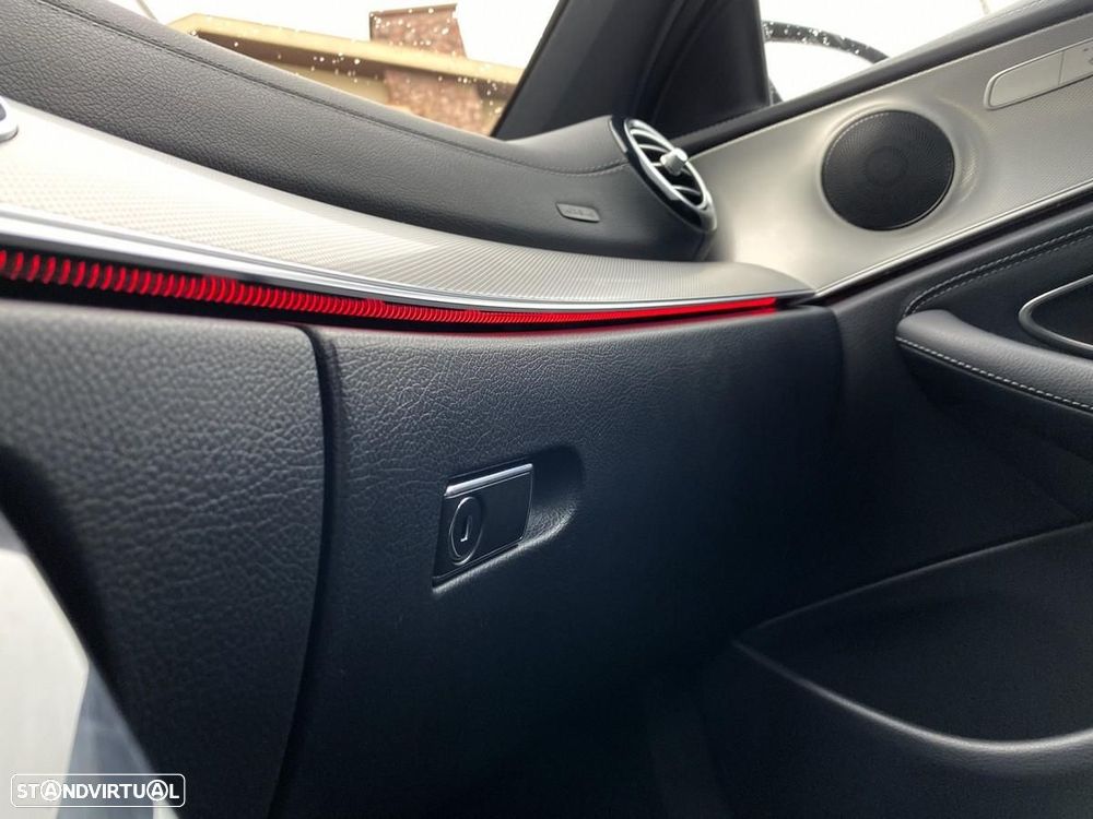 Mercedes-Benz E 220 d AMG Line - 26
