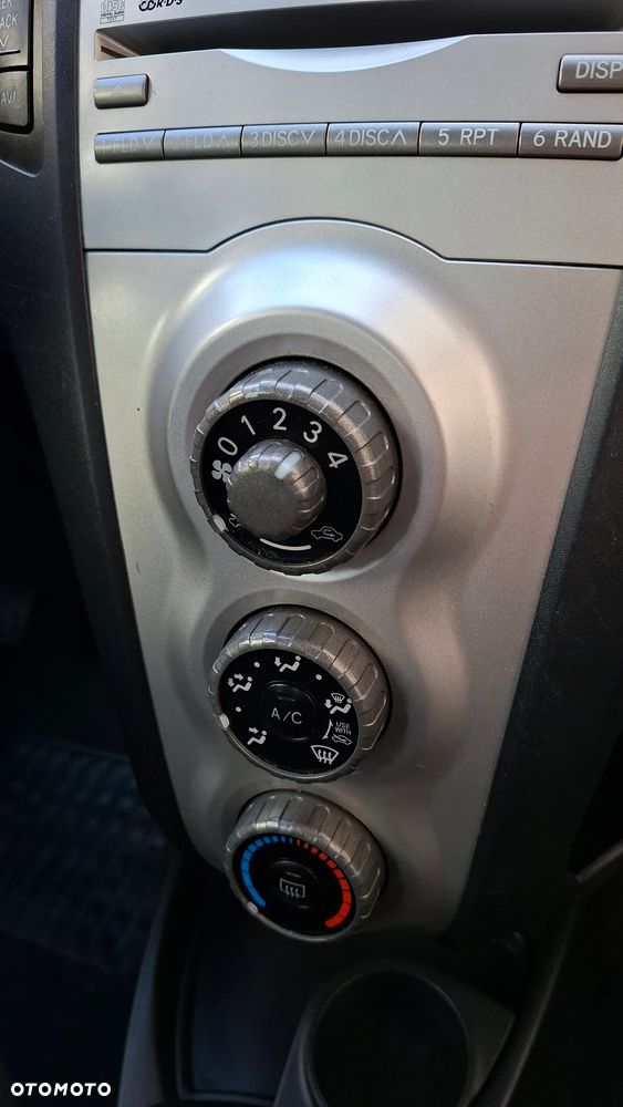 Toyota Yaris 1.3 VVT-i Sol - 25