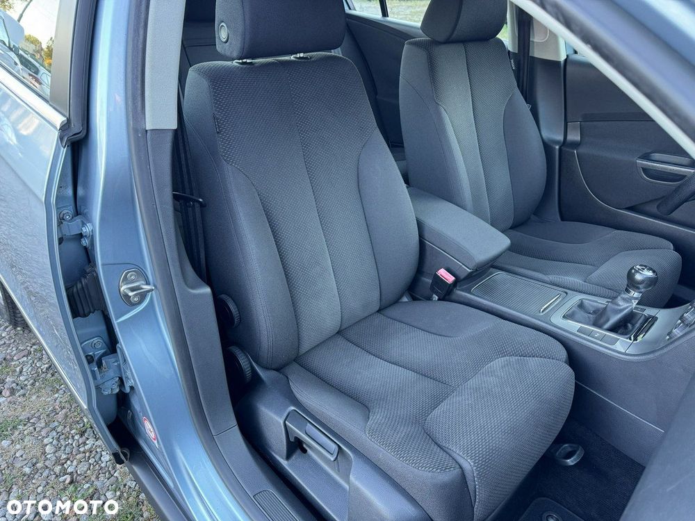 Volkswagen Passat - 15