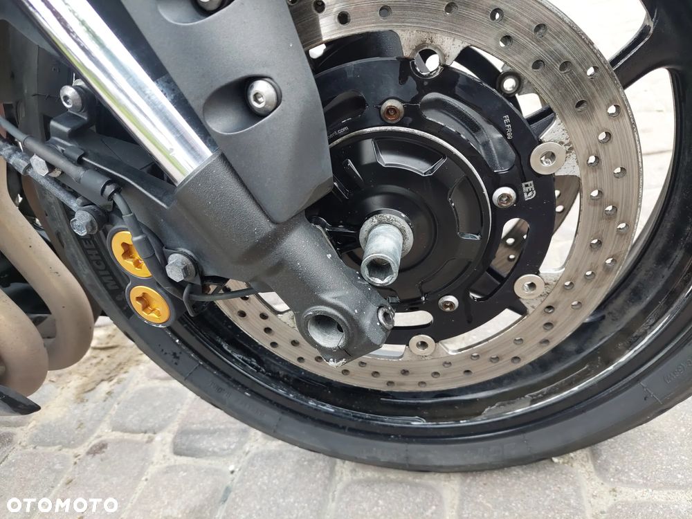 Yamaha FZ8 - 10